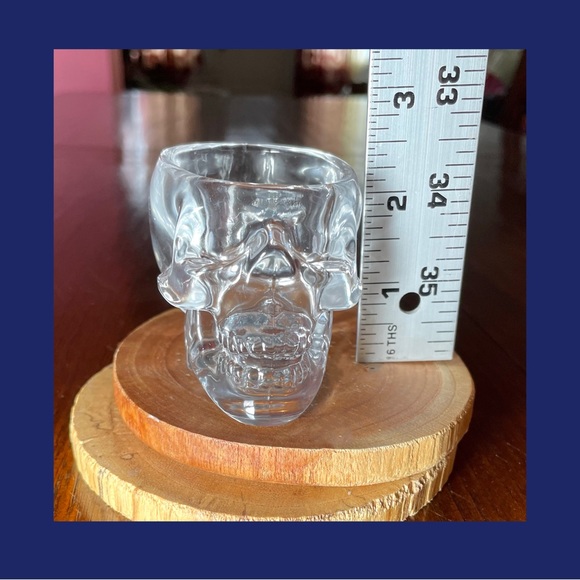 Set of 4 Crystal Skull Shot Glasses, Studio Crystal Collection. - Picture 2 of 3